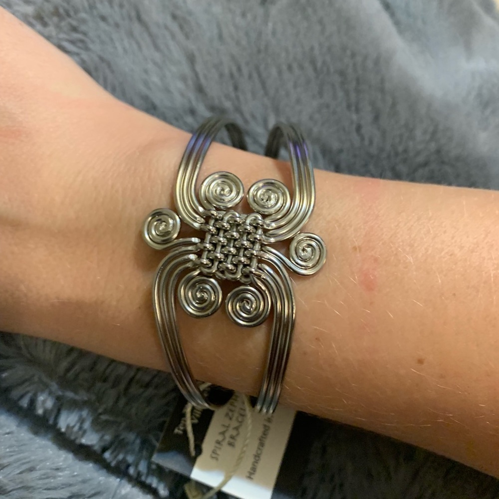 NWT Ten Thousand Villages Spiral Zephyrs Bracelet